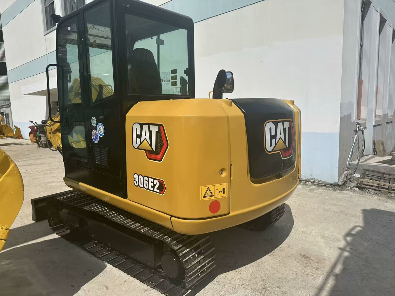 CATERPILLAR 306E2 - Vikšrinis ekskavatorius: foto 1 CATERPILLAR 306E2 - Vikšrinis ekskavatorius: foto 1