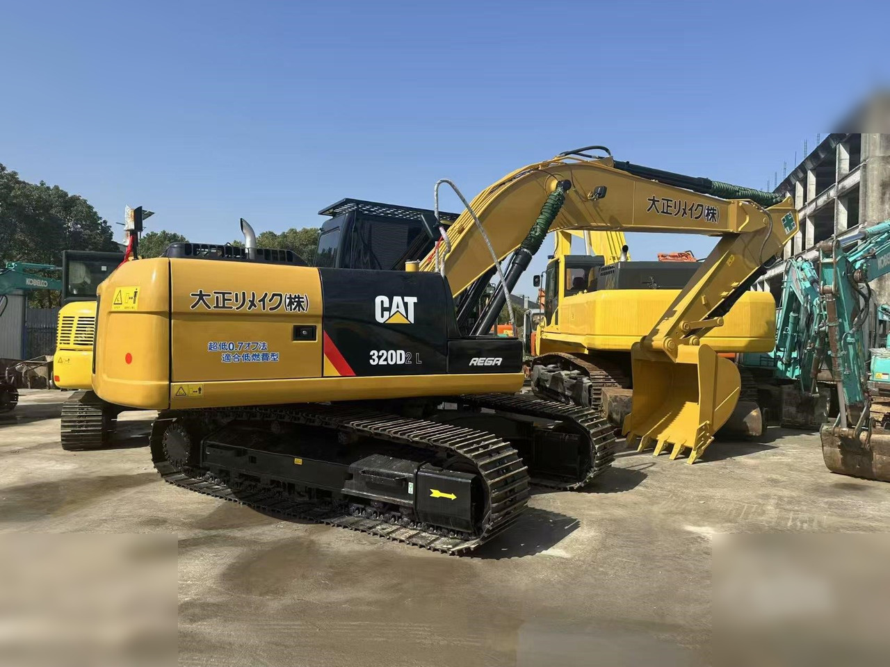 CATERPILLAR 320D2L - Vikšrinis ekskavatorius: foto 1 CATERPILLAR 320D2L - Vikšrinis ekskavatorius: foto 1