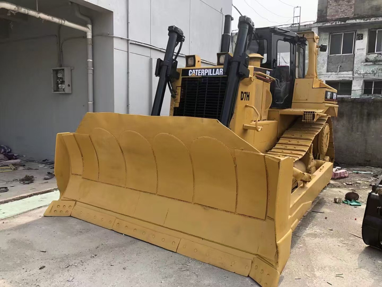 CATERPILLAR D7H - Buldozeris: foto 4 CATERPILLAR D7H - Buldozeris: foto 4