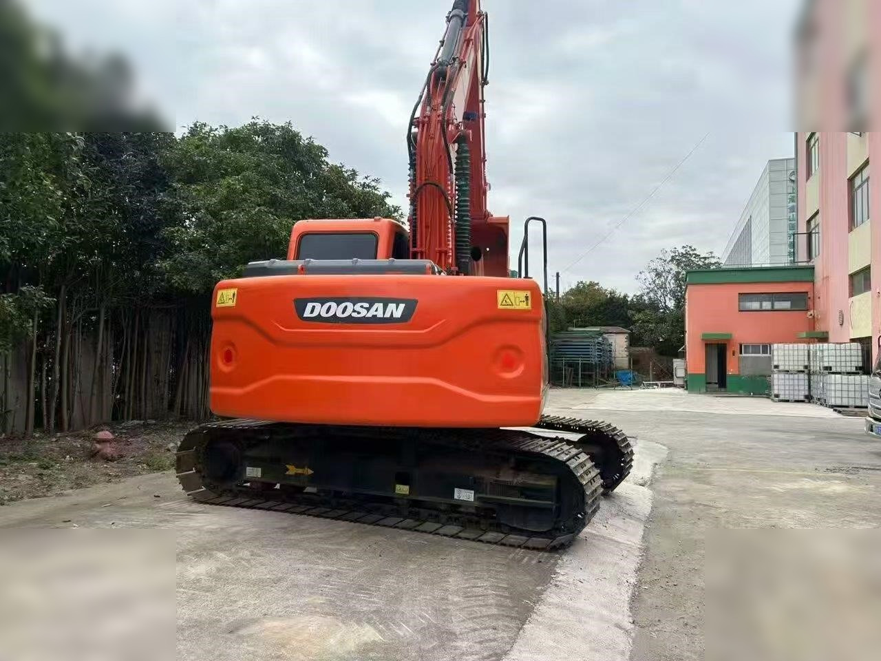 DOOSAN DX150W-9C - Ratinis ekskavatorius: foto 5 DOOSAN DX150W-9C - Ratinis ekskavatorius: foto 5