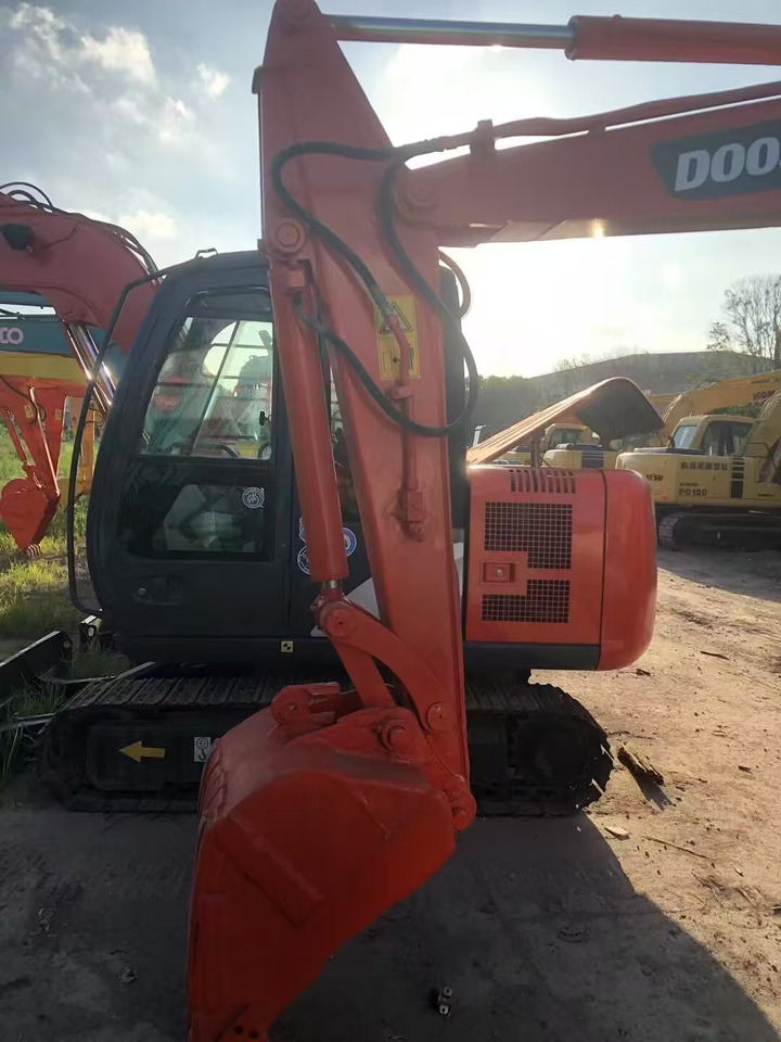 DOOSAN DX55-9C - Vikšrinis ekskavatorius: foto 4 DOOSAN DX55-9C - Vikšrinis ekskavatorius: foto 4