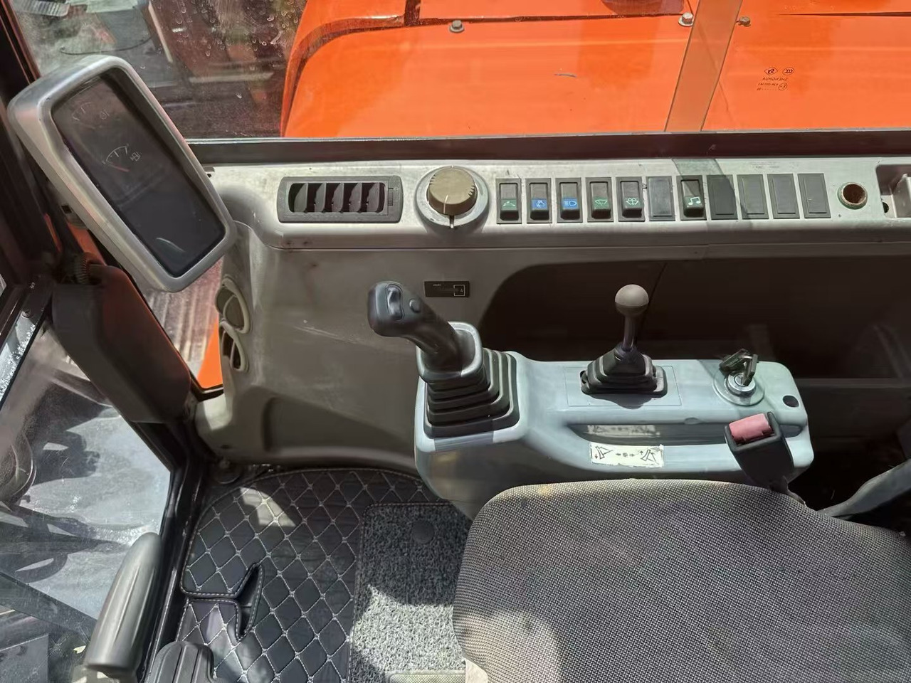DOOSAN DX60 - Vikšrinis ekskavatorius: foto 4 DOOSAN DX60 - Vikšrinis ekskavatorius: foto 4