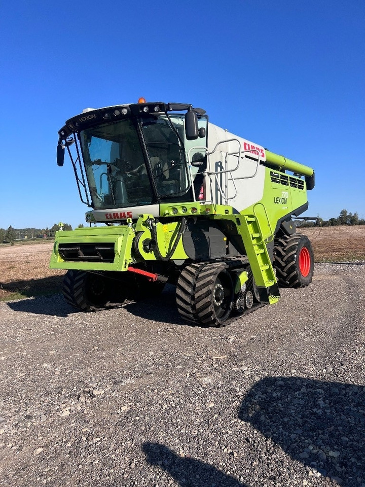 Claas Lexion 770 TT - Derliaus nuėmimo kombainas: foto 1 Claas Lexion 770 TT - Derliaus nuėmimo kombainas: foto 1