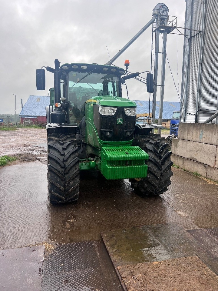 John Deere 6215 R Ultimate - Traktorius: foto 2 John Deere 6215 R Ultimate - Traktorius: foto 2