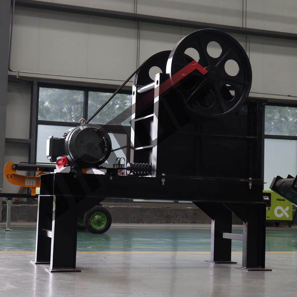 New Electric Jaw Crusher - Žandikaulio trupintuvas: foto 4 New Electric Jaw Crusher - Žandikaulio trupintuvas: foto 4