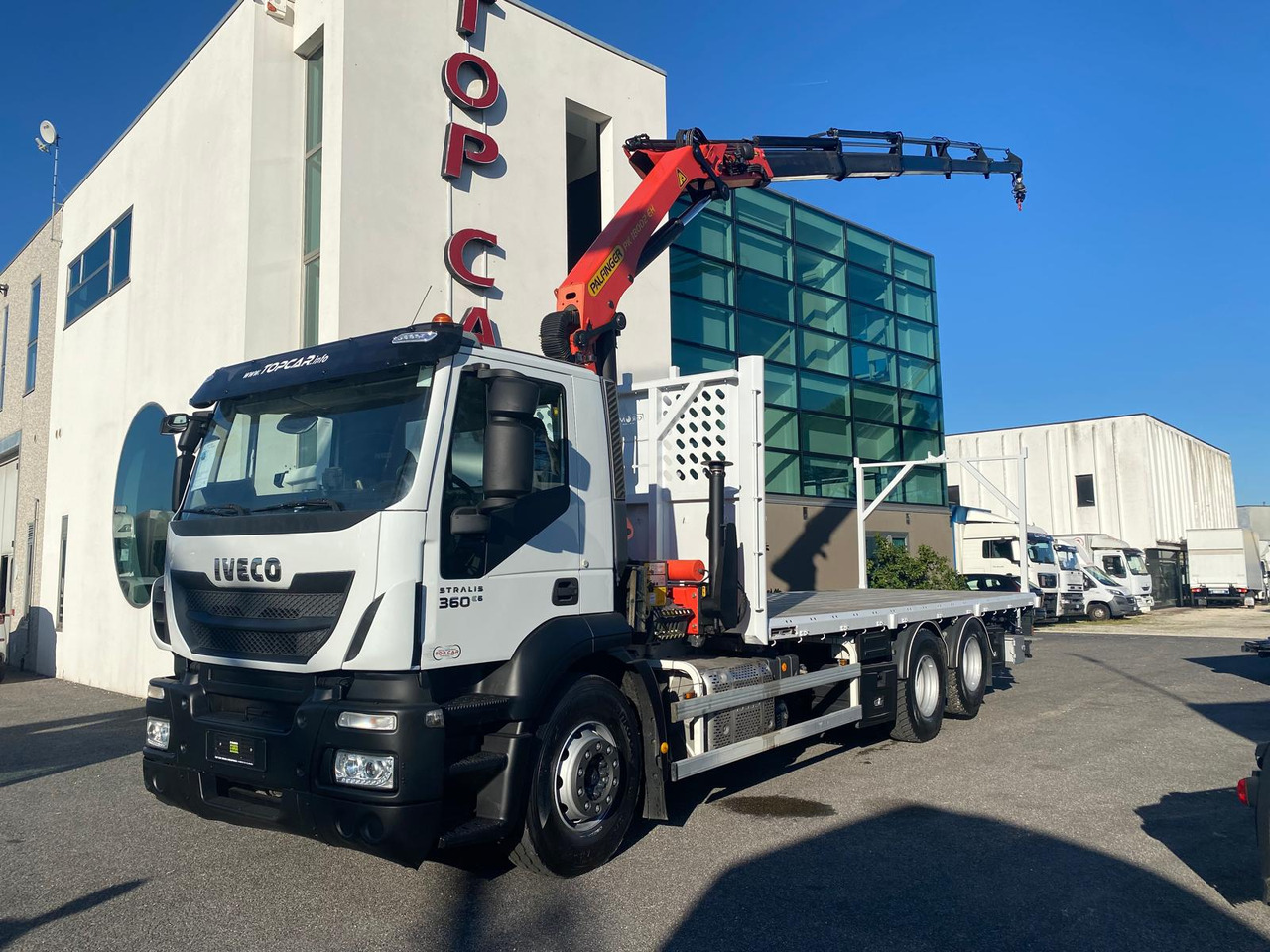 IVECO AD260S36 - Sunkvežimis su kranu: foto 1 IVECO AD260S36 - Sunkvežimis su kranu: foto 1