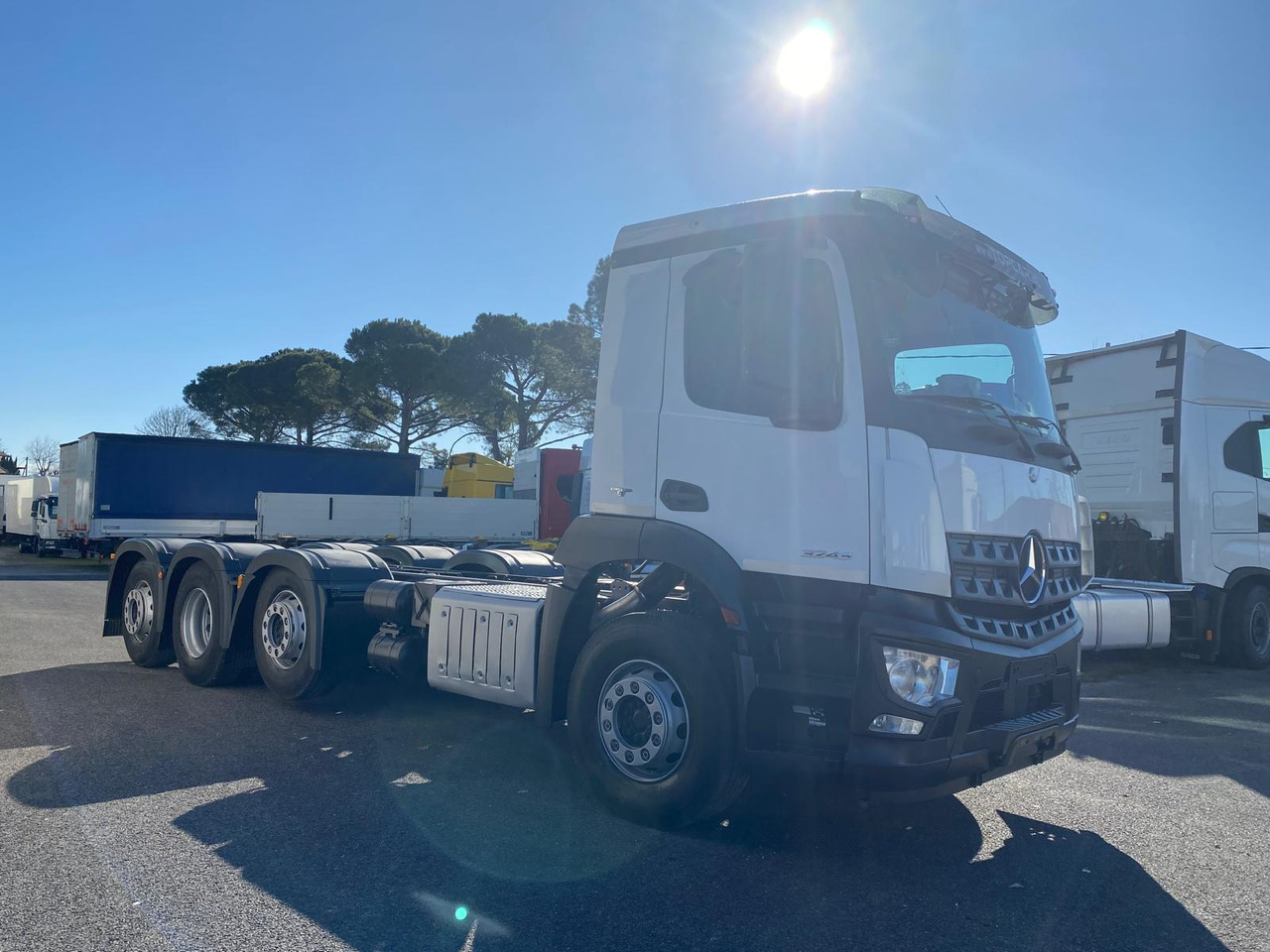 MERCEDES-BENZ AROCS 32.43 - Važiuoklės sunkvežimis: foto 2 MERCEDES-BENZ AROCS 32.43 - Važiuoklės sunkvežimis: foto 2