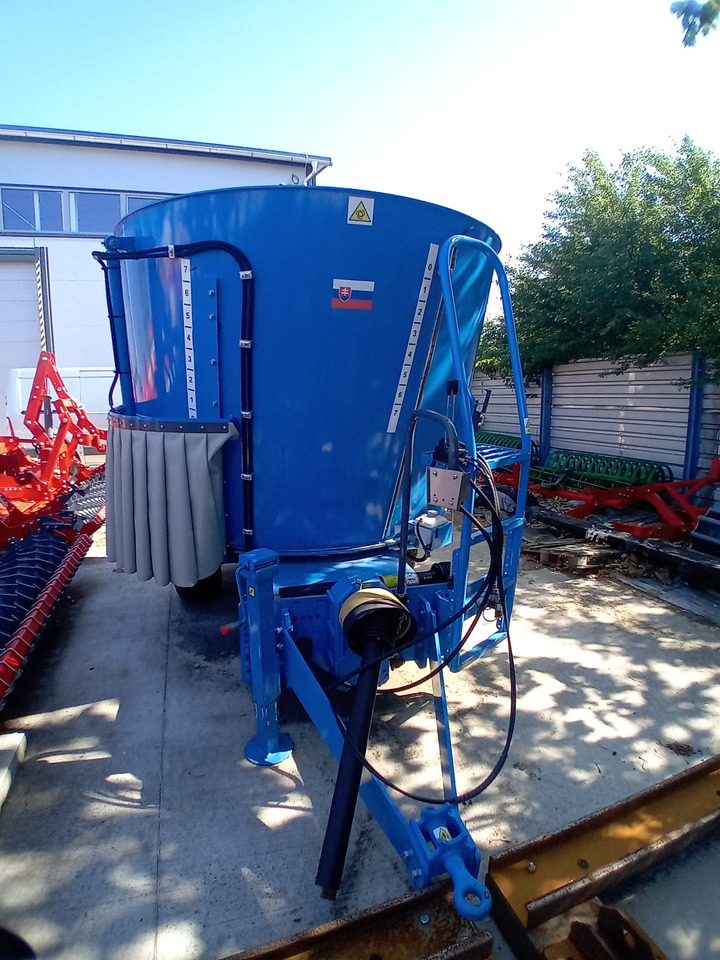 EUROMILK RINO FX 800 - Pašarų maišytuvas: foto 4 EUROMILK RINO FX 800 - Pašarų maišytuvas: foto 4