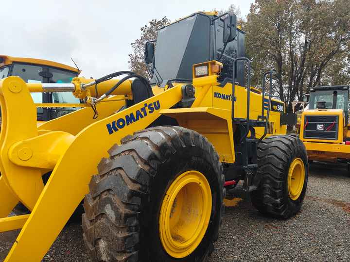 Certified Pre-Owned Komatsu WA380-3 | Heavy-Duty Loader for Mining/ Construction - Price Negotiable! - Ratinis krautuvas: foto 5 Certified Pre-Owned Komatsu WA380-3 | Heavy-Duty Loader for Mining/ Construction - Price Negotiable! - Ratinis krautuvas: foto 5