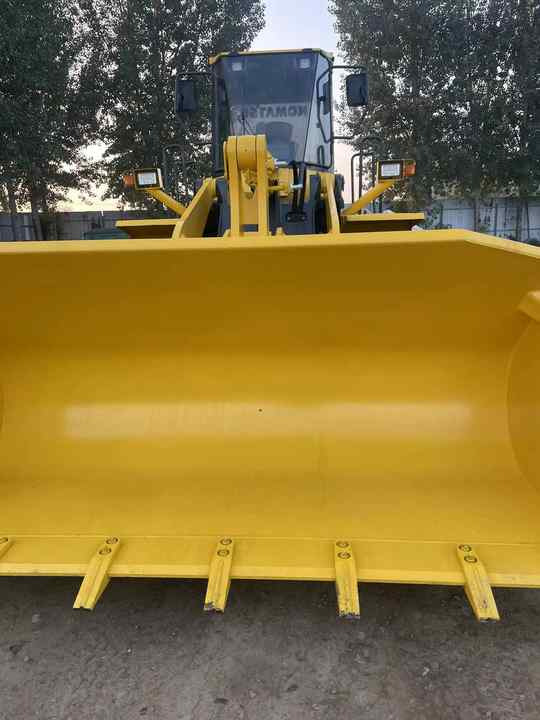 Certified Pre-Owned Komatsu WA380-3 | Heavy-Duty Loader for Mining/ Construction - Price Negotiable! - Ratinis krautuvas: foto 4 Certified Pre-Owned Komatsu WA380-3 | Heavy-Duty Loader for Mining/ Construction - Price Negotiable! - Ratinis krautuvas: foto 4