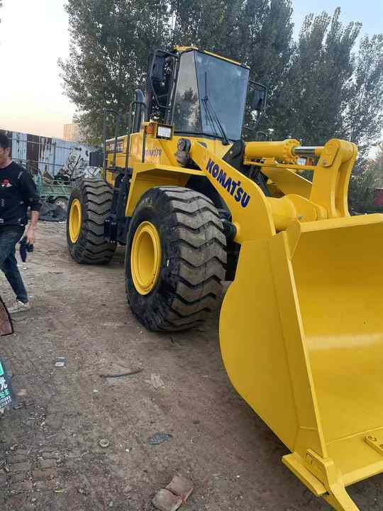 Certified Pre-Owned Komatsu WA380-3 | Heavy-Duty Loader for Mining/ Construction - Price Negotiable! - Ratinis krautuvas: foto 3 Certified Pre-Owned Komatsu WA380-3 | Heavy-Duty Loader for Mining/ Construction - Price Negotiable! - Ratinis krautuvas: foto 3