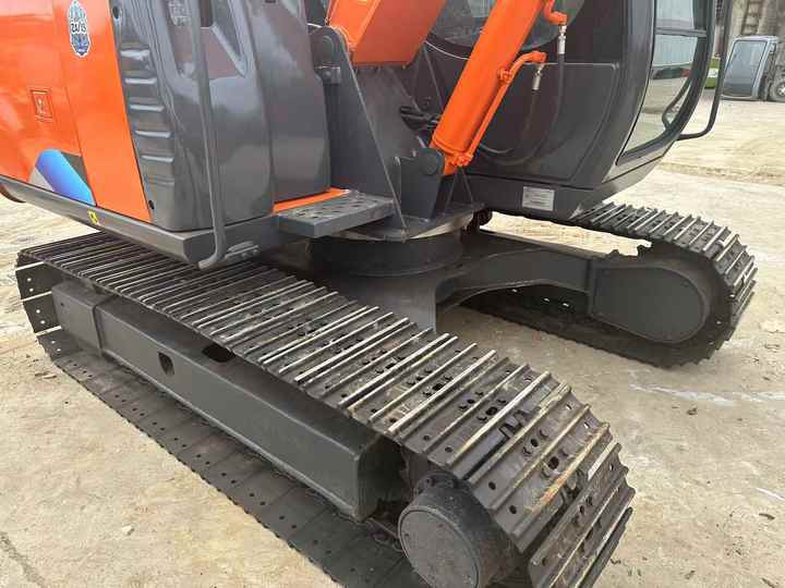 Cheap Price Hitachi ZX70 Used Excavator for Sale Used 6 Tons Hitachi Mini Excavator with Good Performance - Mini ekskavatorius: foto 5 Cheap Price Hitachi ZX70 Used Excavator for Sale Used 6 Tons Hitachi Mini Excavator with Good Performance - Mini ekskavatorius: foto 5