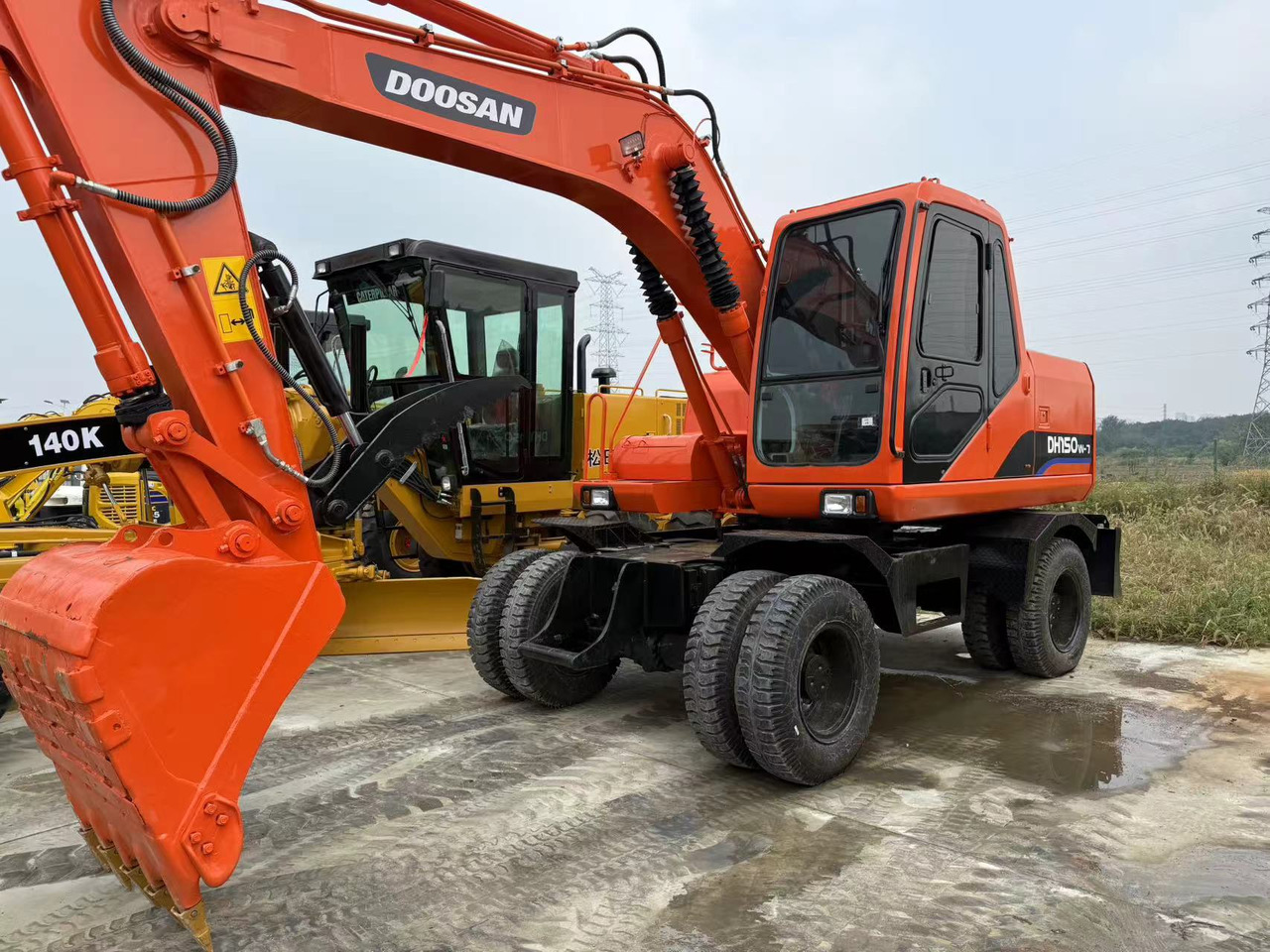 DOOSAN Good Condition Original Doosan DH150w-7 Wheel Excavator 15 Tons Used Doosan Dh150w-7 Excavator Used Wheel Excavator for Sale - Ratinis ekskavatorius: foto 1 DOOSAN Good Condition Original Doosan DH150w-7 Wheel Excavator 15 Tons Used Doosan Dh150w-7 Excavator Used Wheel Excavator for Sale - Ratinis ekskavatorius: foto 1