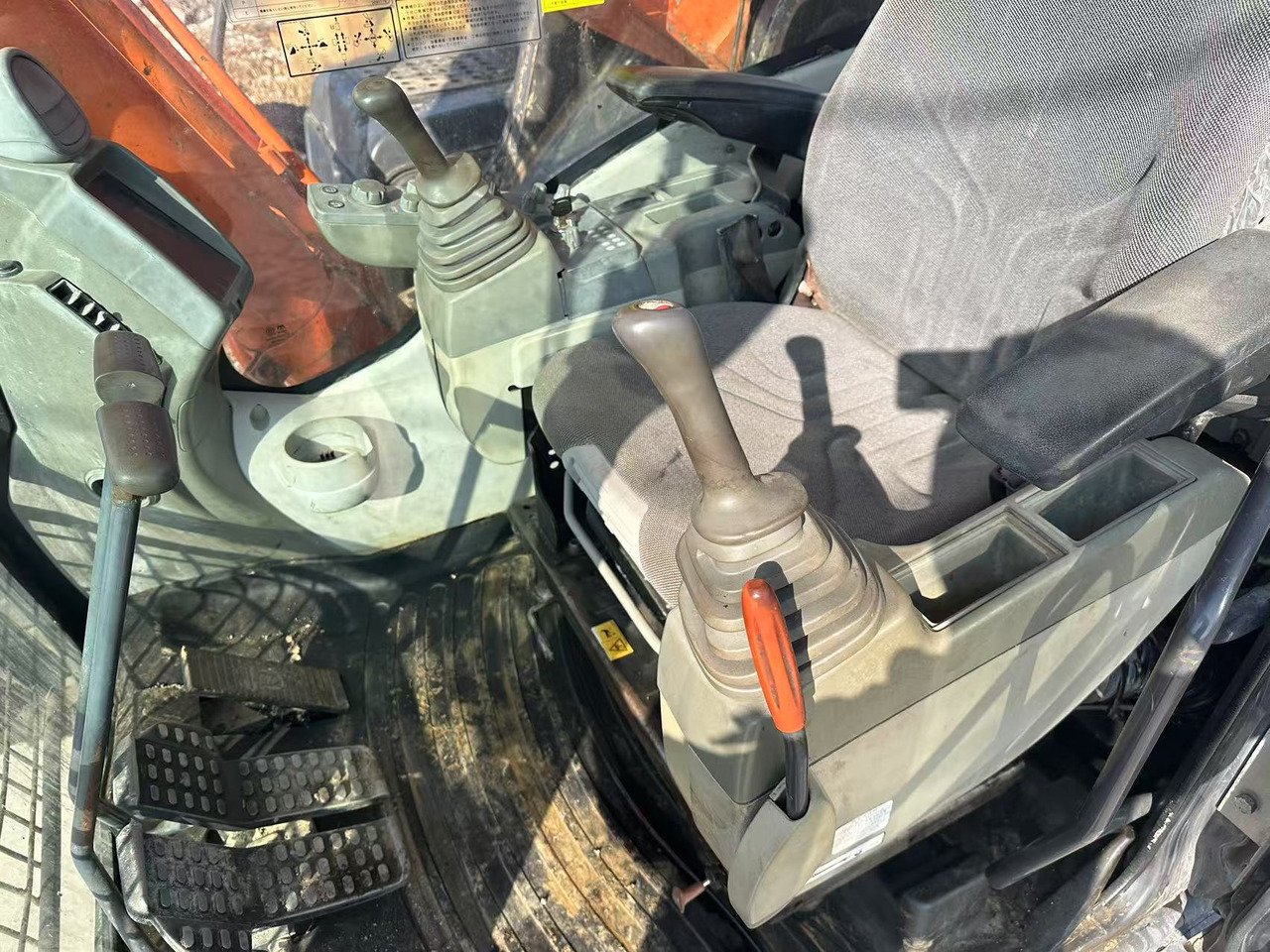 HITACHI Excavator Used Hitachi Zx350H-5G New Model 35ton Excavator Second Hand Machine Popular Brand Japan HITACHI Hydraulic Machinery - Vikšrinis ekskavatorius: foto 4 HITACHI Excavator Used Hitachi Zx350H-5G New Model 35ton Excavator Second Hand Machine Popular Brand Japan HITACHI Hydraulic Machinery - Vikšrinis ekskavatorius: foto 4