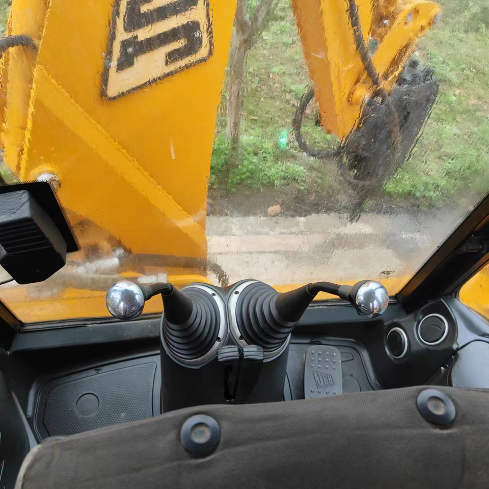 JCB 4CX - Ekskavatorius-krautuvas: foto 5 JCB 4CX - Ekskavatorius-krautuvas: foto 5