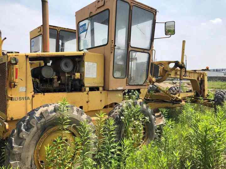 Japan Komatsu GD511 Motor Grader Cheap Price Komatsu Road Grader GD511 Good Condition in China - Greideris: foto 2 Japan Komatsu GD511 Motor Grader Cheap Price Komatsu Road Grader GD511 Good Condition in China - Greideris: foto 2