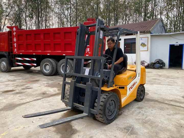 Japanese Forklifts Telehandler Used TCM Forklift Diesel Forklift 3Ton Pallet Truck - Šakinis krautuvas: foto 5 Japanese Forklifts Telehandler Used TCM Forklift Diesel Forklift 3Ton Pallet Truck - Šakinis krautuvas: foto 5