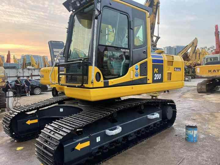 PC200-8 Low Working Hour Second Hand 20 Ton Excavator Komatsu Pc200-8 Crawler Excavator Used Komatsu Excavator PC200-8N1 - Ekskavatorius: foto 4 PC200-8 Low Working Hour Second Hand 20 Ton Excavator Komatsu Pc200-8 Crawler Excavator Used Komatsu Excavator PC200-8N1 - Ekskavatorius: foto 4