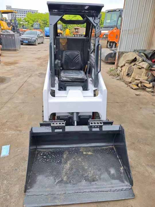 Second Hand Bobcat S70 Skid Steer Loader on Stock Excellent Performance Bobcat S70 S160 S300 330 Skid Steer for Sale - Mini krautuvas: foto 3 Second Hand Bobcat S70 Skid Steer Loader on Stock Excellent Performance Bobcat S70 S160 S300 330 Skid Steer for Sale - Mini krautuvas: foto 3