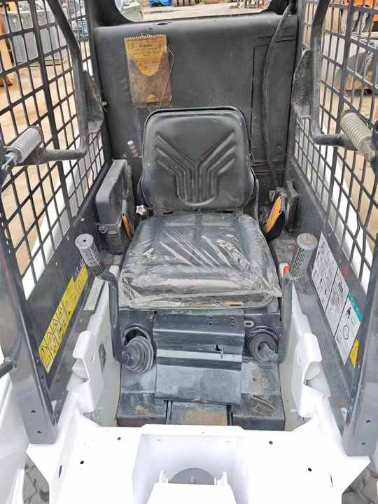 Second Hand Bobcat S70 Skid Steer Loader on Stock Excellent Performance Bobcat S70 S160 S300 330 Skid Steer for Sale - Mini krautuvas: foto 2 Second Hand Bobcat S70 Skid Steer Loader on Stock Excellent Performance Bobcat S70 S160 S300 330 Skid Steer for Sale - Mini krautuvas: foto 2