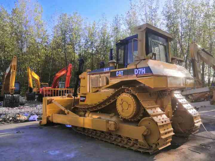 Second Hand Caterpillar CAT D7H D7G D7R Bulldozer, Used CAT D7H Japan Import in Good Condition - Buldozeris: foto 3 Second Hand Caterpillar CAT D7H D7G D7R Bulldozer, Used CAT D7H Japan Import in Good Condition - Buldozeris: foto 3