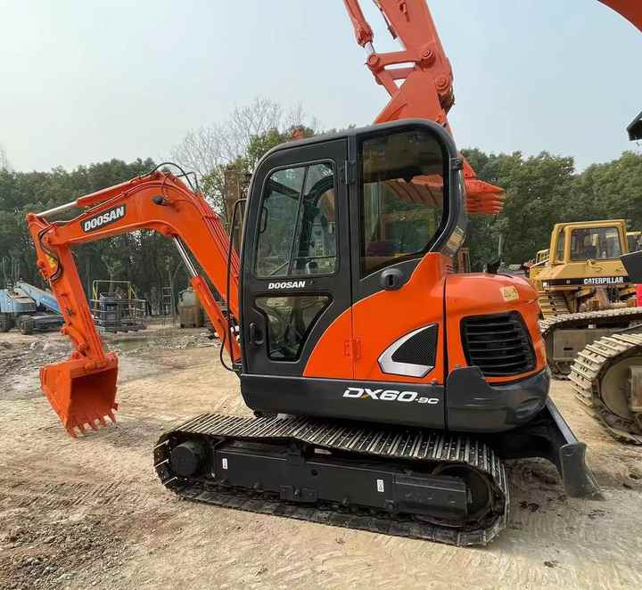 Second Hand Doosan Dx-60 Excavator for Sale - Vikšrinis ekskavatorius: foto 3 Second Hand Doosan Dx-60 Excavator for Sale - Vikšrinis ekskavatorius: foto 3