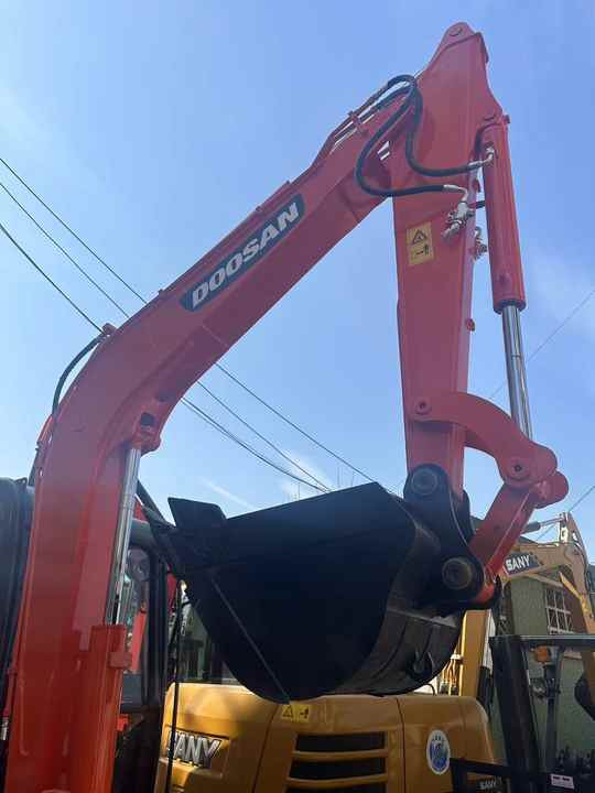 Second Hand Doosan Dx-60 Excavator for Sale - Vikšrinis ekskavatorius: foto 5 Second Hand Doosan Dx-60 Excavator for Sale - Vikšrinis ekskavatorius: foto 5