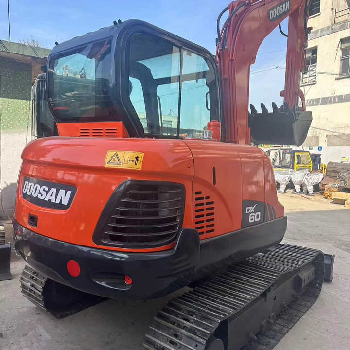 Second Hand Doosan Dx-60 Excavator for Sale - Vikšrinis ekskavatorius: foto 1 Second Hand Doosan Dx-60 Excavator for Sale - Vikšrinis ekskavatorius: foto 1
