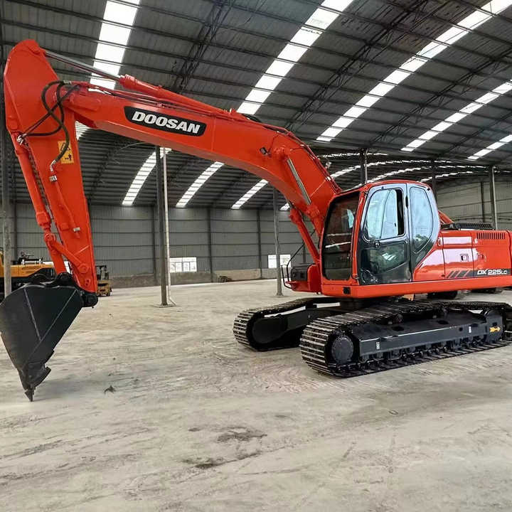 Used Digger Doosan DX225LC-9T Construction Machinery Construction Digger Used Doosan DX225LC-9T Cheap Excavator - Vikšrinis ekskavatorius: foto 1 Used Digger Doosan DX225LC-9T Construction Machinery Construction Digger Used Doosan DX225LC-9T Cheap Excavator - Vikšrinis ekskavatorius: foto 1