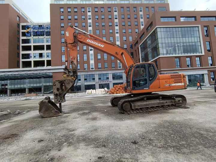 Used Digger Doosan DX225LC-9T Construction Machinery Construction Digger Used Doosan DX225LC-9T Cheap Excavator - Vikšrinis ekskavatorius: foto 2 Used Digger Doosan DX225LC-9T Construction Machinery Construction Digger Used Doosan DX225LC-9T Cheap Excavator - Vikšrinis ekskavatorius: foto 2