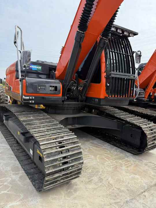 Used Digger Doosan DX225LC-9T Construction Machinery Construction Digger Used Doosan DX225LC-9T Cheap Excavator - Vikšrinis ekskavatorius: foto 3 Used Digger Doosan DX225LC-9T Construction Machinery Construction Digger Used Doosan DX225LC-9T Cheap Excavator - Vikšrinis ekskavatorius: foto 3