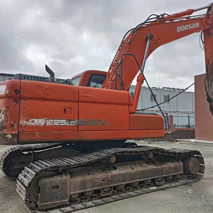 Used Digger Doosan DX225LC-9T Construction Machinery Construction Digger Used Doosan DX225LC-9T Cheap Excavator - Vikšrinis ekskavatorius: foto 1 Used Digger Doosan DX225LC-9T Construction Machinery Construction Digger Used Doosan DX225LC-9T Cheap Excavator - Vikšrinis ekskavatorius: foto 1