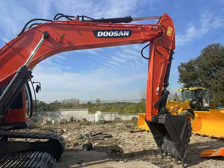 Used Doosan DX225LC-9C Excellent Performance Running Working Condition Strong Power for Sale - Vikšrinis ekskavatorius: foto 2 Used Doosan DX225LC-9C Excellent Performance Running Working Condition Strong Power for Sale - Vikšrinis ekskavatorius: foto 2