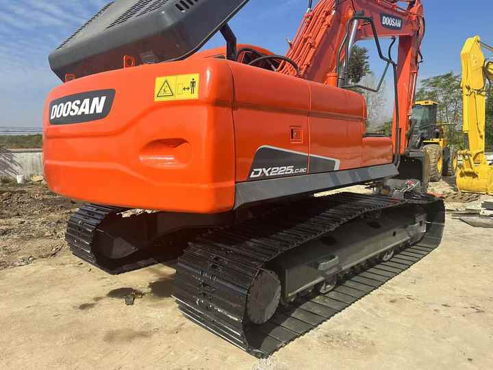 Used Doosan DX225LC-9C Excellent Performance Running Working Condition Strong Power for Sale - Vikšrinis ekskavatorius: foto 5 Used Doosan DX225LC-9C Excellent Performance Running Working Condition Strong Power for Sale - Vikšrinis ekskavatorius: foto 5