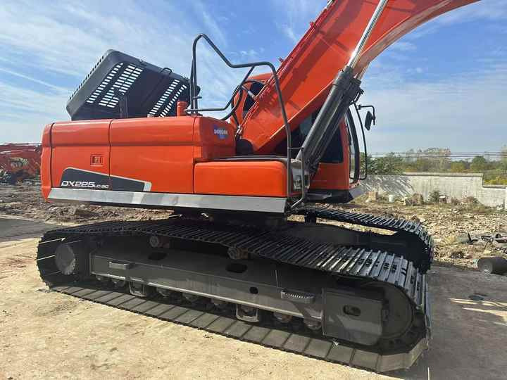 Used Doosan DX225LC-9C Excellent Performance Running Working Condition Strong Power for Sale - Vikšrinis ekskavatorius: foto 4 Used Doosan DX225LC-9C Excellent Performance Running Working Condition Strong Power for Sale - Vikšrinis ekskavatorius: foto 4