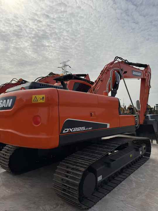 Used Doosan DX225LC-9C Hydraulic Excavator 25 Ton Doosan Dx225 Crawler Excavator with Excellent Performance Low Price for Sale - Ekskavatorius: foto 3 Used Doosan DX225LC-9C Hydraulic Excavator 25 Ton Doosan Dx225 Crawler Excavator with Excellent Performance Low Price for Sale - Ekskavatorius: foto 3