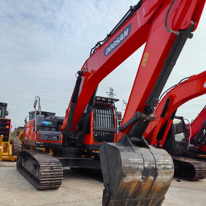 Used Doosan DX225LC-9C Hydraulic Excavator 25 Ton Doosan Dx225 Crawler Excavator with Excellent Performance Low Price for Sale - Ekskavatorius: foto 1 Used Doosan DX225LC-9C Hydraulic Excavator 25 Ton Doosan Dx225 Crawler Excavator with Excellent Performance Low Price for Sale - Ekskavatorius: foto 1