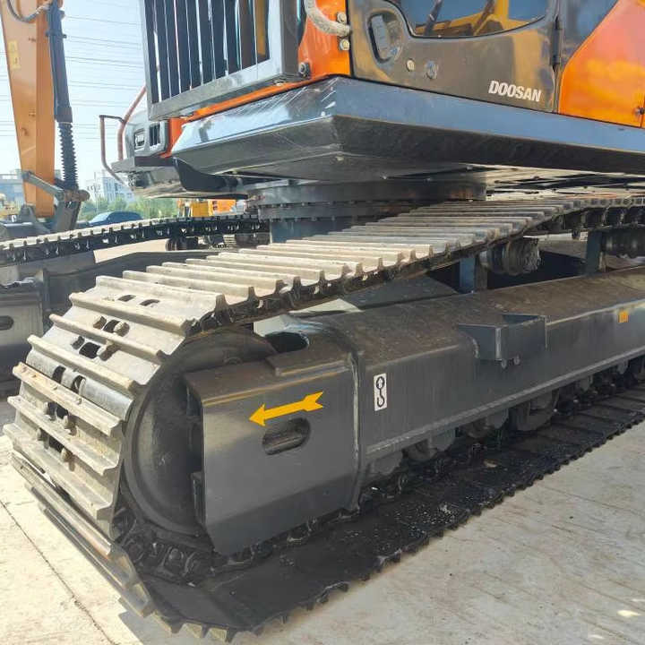 Used Doosan DX300, its original quality has withstood the test. It offers high - efficiency operation at a lower cost.Hard work. - Vikšrinis ekskavatorius: foto 1 Used Doosan DX300, its original quality has withstood the test. It offers high - efficiency operation at a lower cost.Hard work. - Vikšrinis ekskavatorius: foto 1