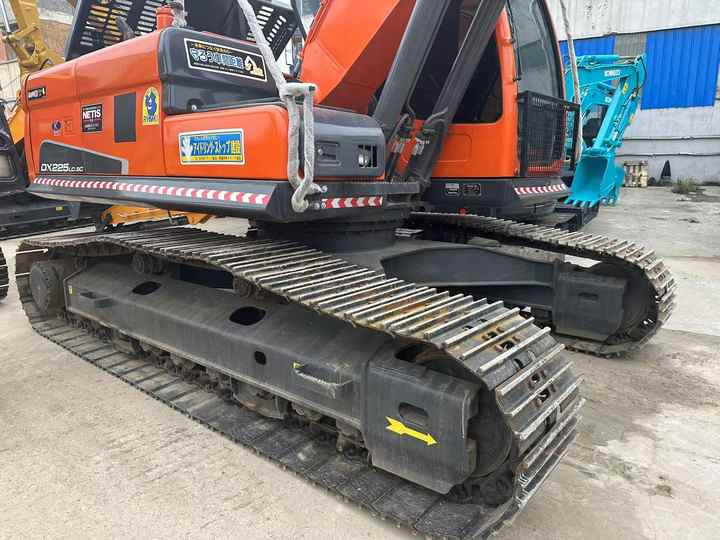 Used Excavator Doosan DX225LC-9 Excavators Mini Equipment Earth Moving Machinery Doosan Digger Excavator for Sale - Vikšrinis ekskavatorius: foto 4 Used Excavator Doosan DX225LC-9 Excavators Mini Equipment Earth Moving Machinery Doosan Digger Excavator for Sale - Vikšrinis ekskavatorius: foto 4