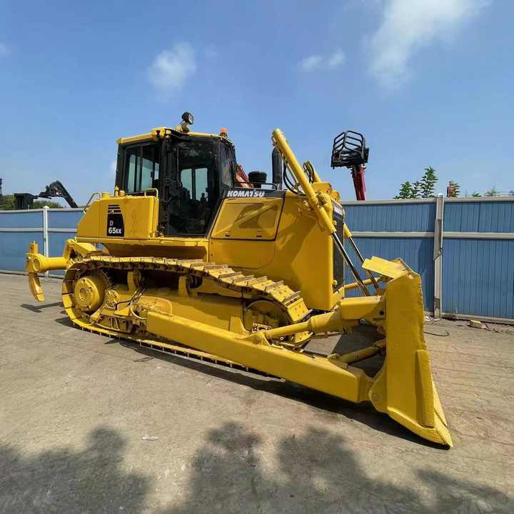 Used Komatsu Bulldozer D65 Strong Power Komatsu D65 Track Dozer for Sale - Buldozeris: foto 4 Used Komatsu Bulldozer D65 Strong Power Komatsu D65 Track Dozer for Sale - Buldozeris: foto 4