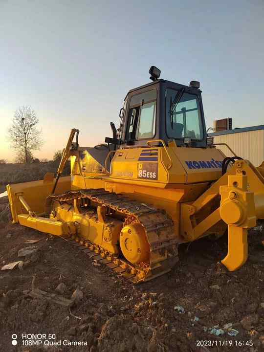 Used Komatsu Bulldozer D85 Strong Power Komatsu D85 Track Dozer for Sale - Buldozeris: foto 2 Used Komatsu Bulldozer D85 Strong Power Komatsu D85 Track Dozer for Sale - Buldozeris: foto 2