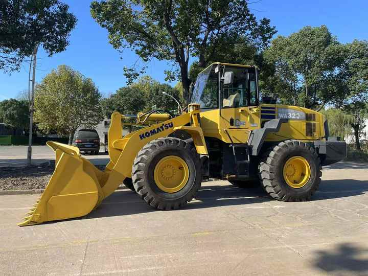 Used komatsu Wa320-5 Wheel Loader Second Hand Machine Popular Brand komatsu Hydraulic Machinery - Ratinis krautuvas: foto 2 Used komatsu Wa320-5 Wheel Loader Second Hand Machine Popular Brand komatsu Hydraulic Machinery - Ratinis krautuvas: foto 2