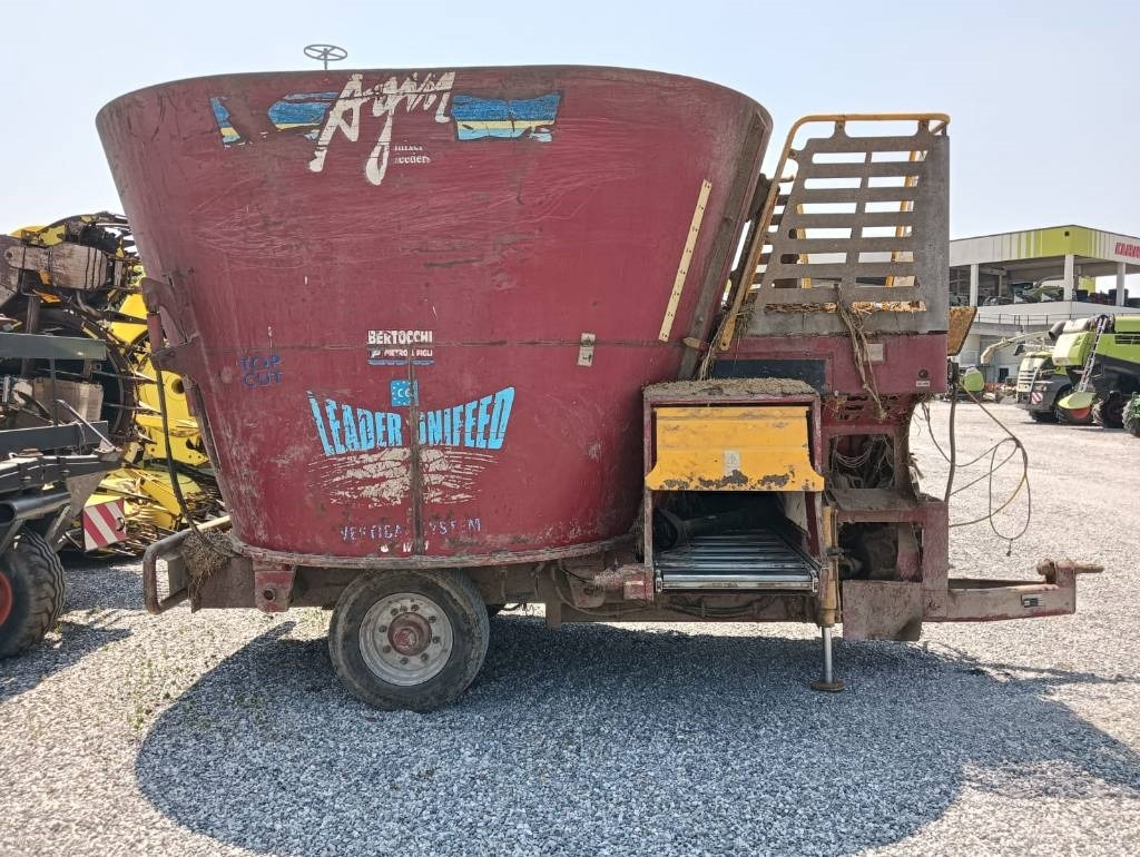 AGM W14 MC - Pašarų maišytuvas: foto 5 AGM W14 MC - Pašarų maišytuvas: foto 5