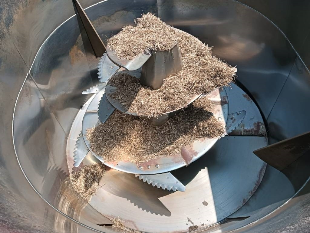 AGM W14 MC - Pašarų maišytuvas: foto 3 AGM W14 MC - Pašarų maišytuvas: foto 3