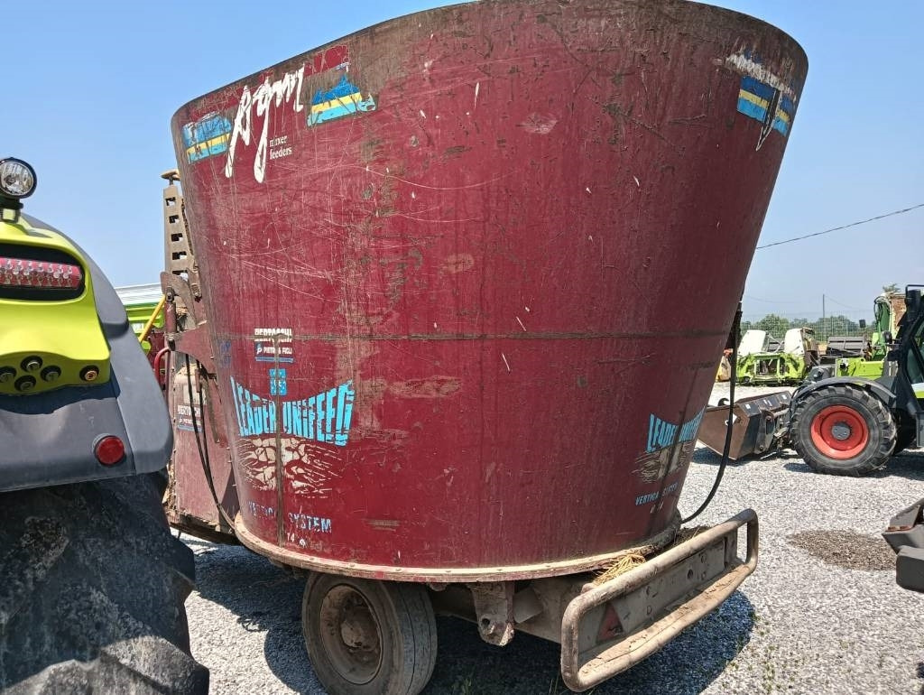 AGM W14 MC - Pašarų maišytuvas: foto 4 AGM W14 MC - Pašarų maišytuvas: foto 4