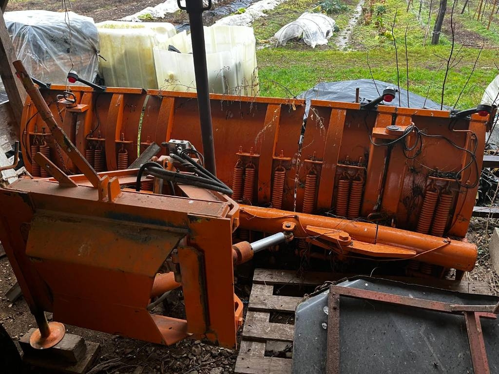 BOMBELLI LAMA 3 MT  - Sniego peilis - Žemės ūkio technika: foto 1 BOMBELLI LAMA 3 MT  - Sniego peilis - Žemės ūkio technika: foto 1