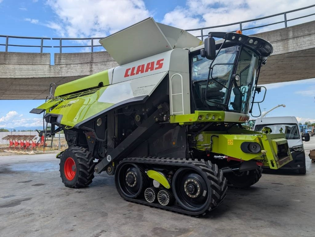 Claas Lexion 760 TT - Derliaus nuėmimo kombainas: foto 1 Claas Lexion 760 TT - Derliaus nuėmimo kombainas: foto 1