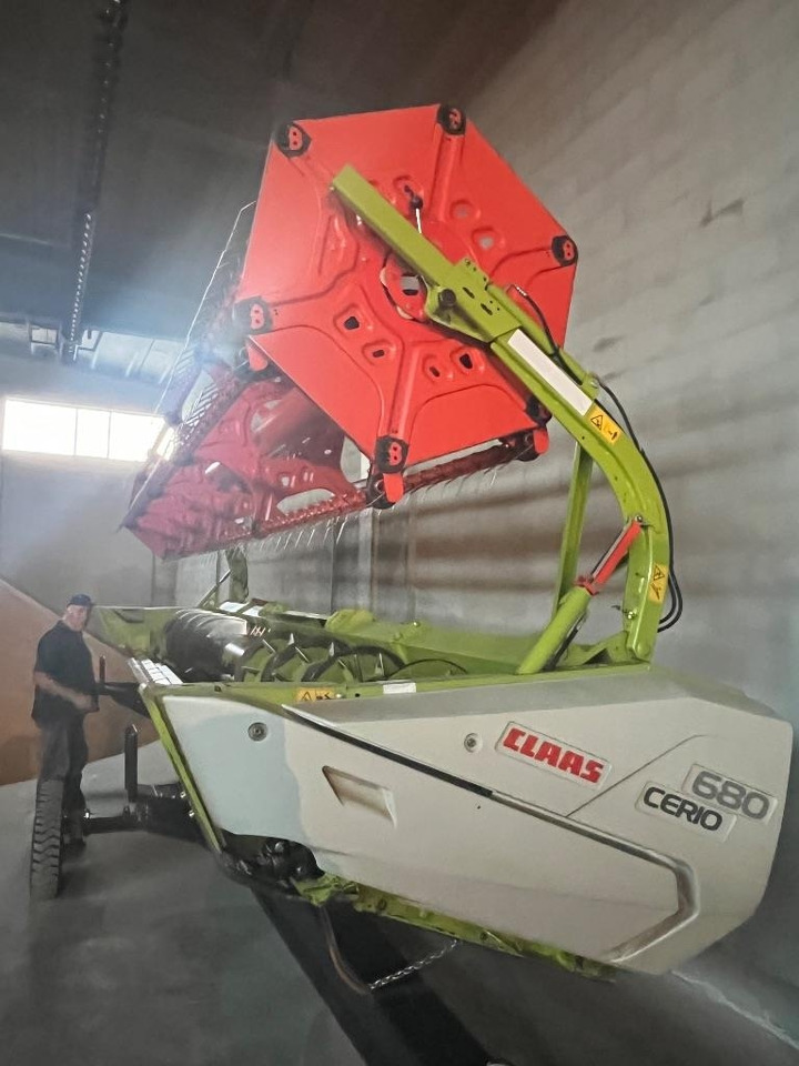 Claas Lexion 7700 TT RISO - Derliaus nuėmimo kombainas: foto 2 Claas Lexion 7700 TT RISO - Derliaus nuėmimo kombainas: foto 2