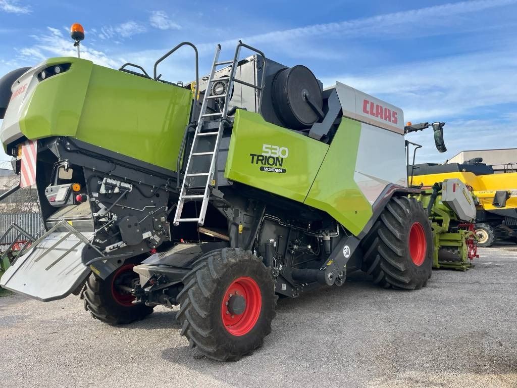 Claas TRION 530 MONTANA - Derliaus nuėmimo kombainas: foto 1 Claas TRION 530 MONTANA - Derliaus nuėmimo kombainas: foto 1