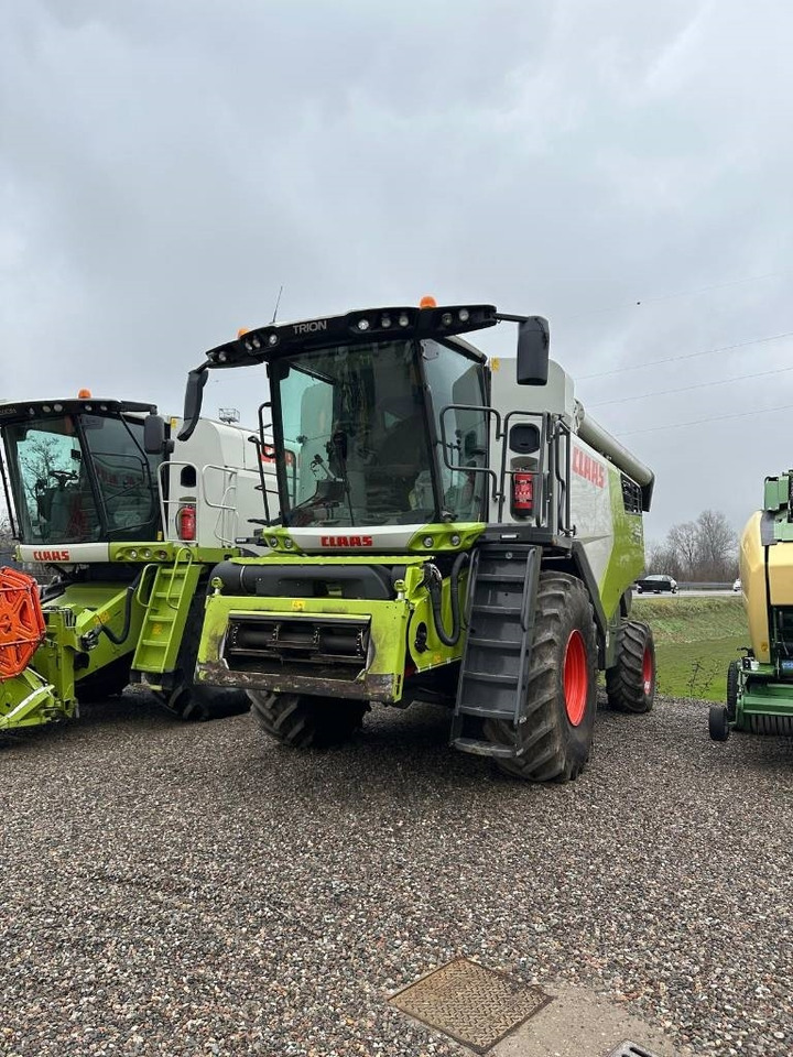 Claas Trion 530 - Derliaus nuėmimo kombainas: foto 3 Claas Trion 530 - Derliaus nuėmimo kombainas: foto 3